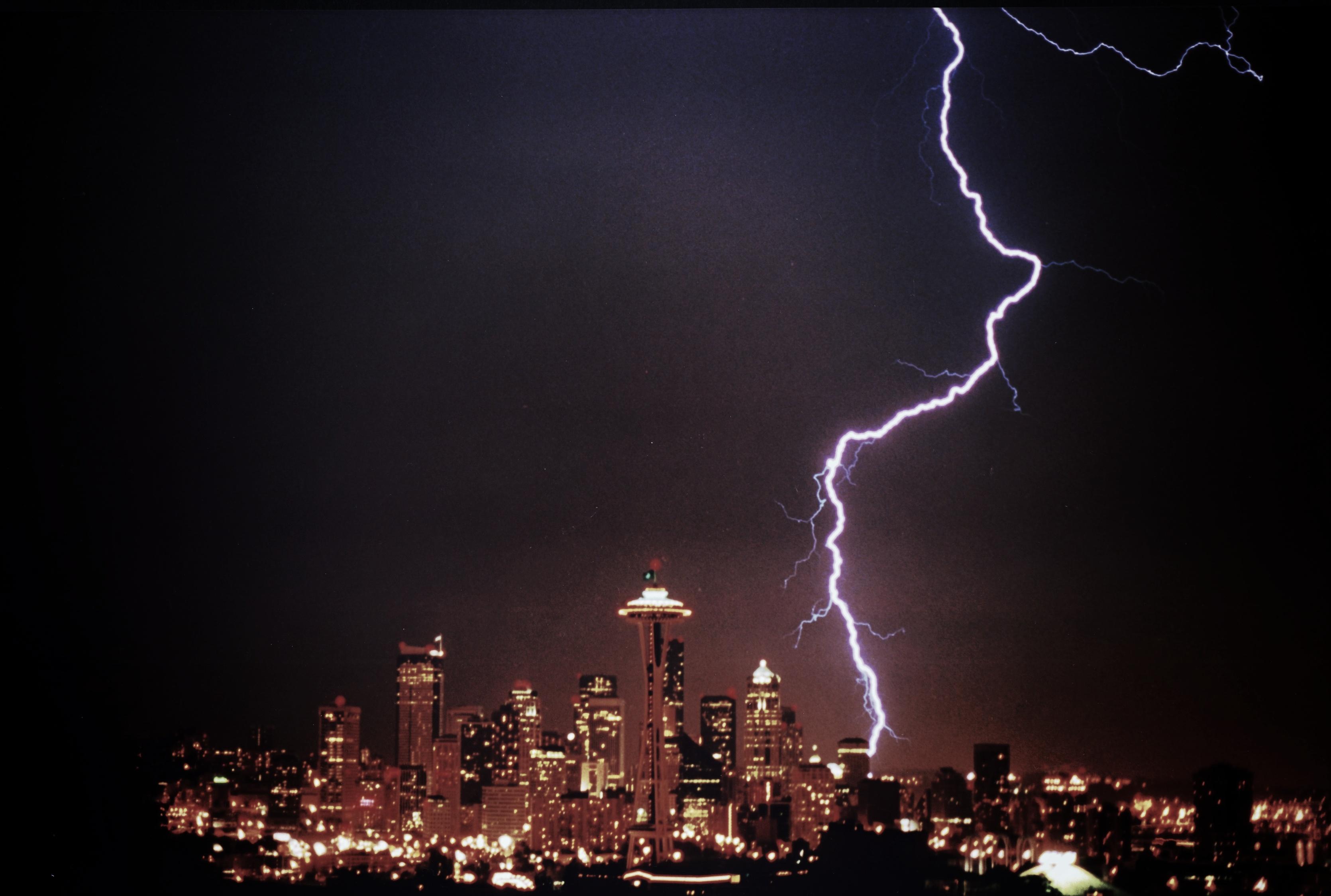 picture of lightning over seattle